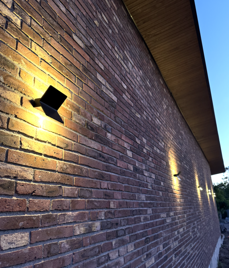 APLIQUE EXTERIOR SUBULATA BIDIRECCIONAL IP65 27K NEGRO 2×3W
